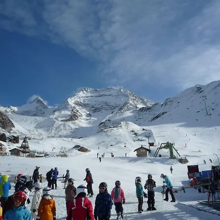 Kristall ホテル サース・アルマゲル