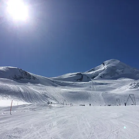 Отель Kristall 3*