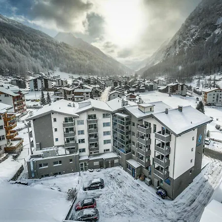 Kristall-saphir Superior 3*