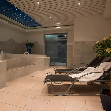 Kristall-saphir Superior Hotel