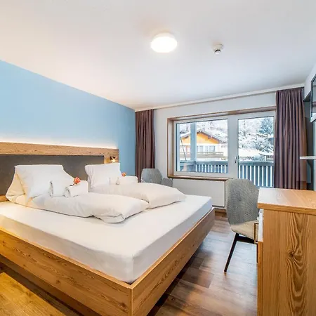 Kristall Hotel