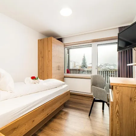 Kristall Hotel 3*