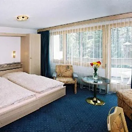 Kristall Hotel 3*
